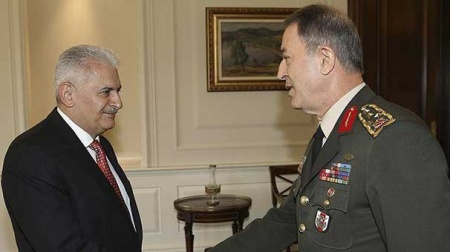 Başbakan Yıldırım, Genelkurmay Başkanı Akar ile görüştü