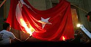 Erivan’da yine Türk bayrağı yakıldı