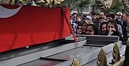 Şehit er toprağa verildi.